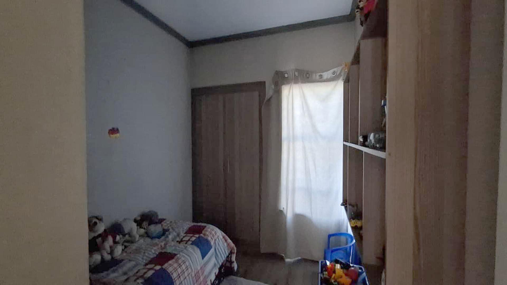 Bed Room 1 - 15 square meters of property in Meyersdal