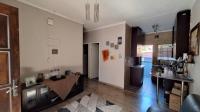 Lounges - 20 square meters of property in Meyersdal