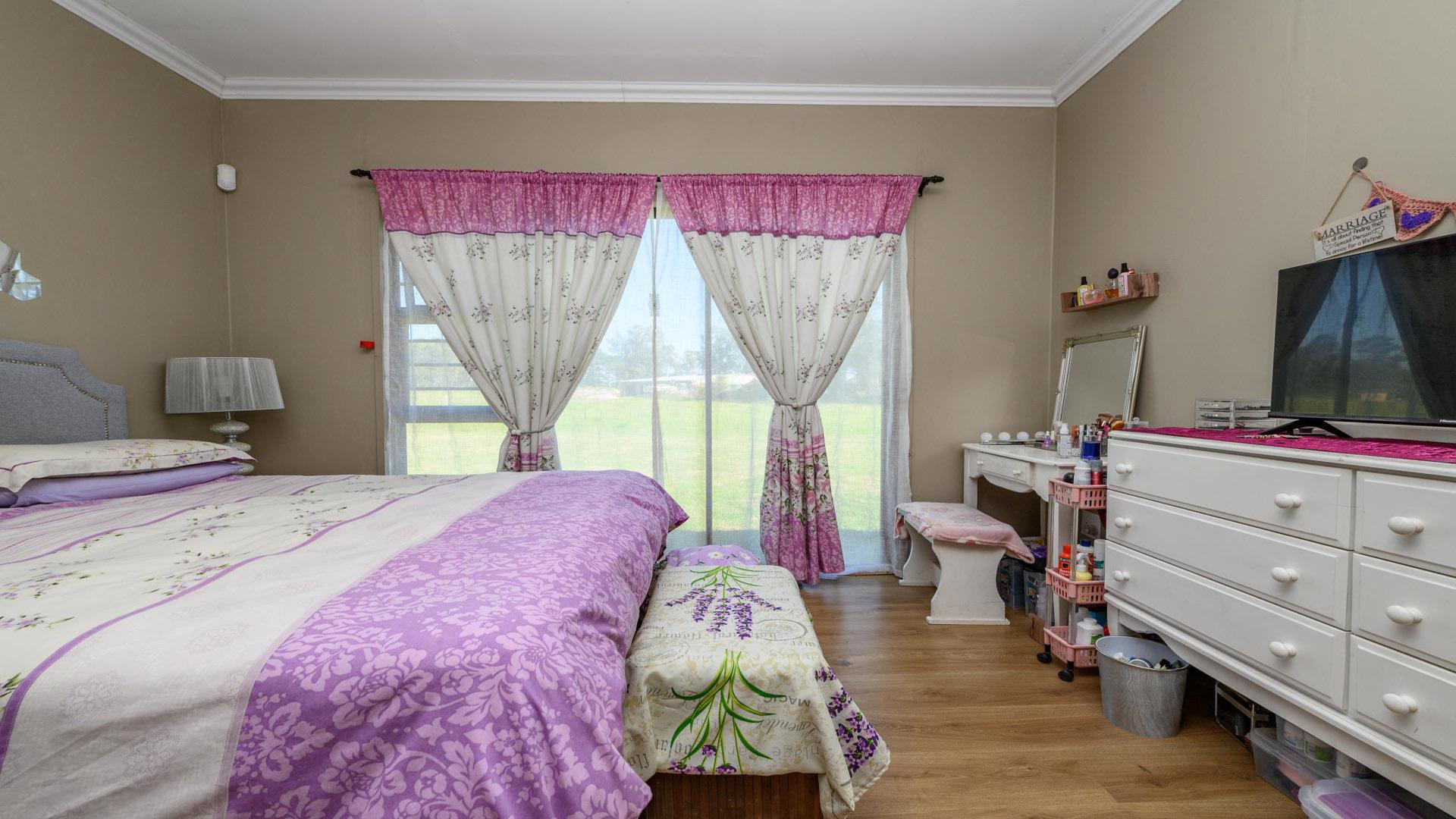 Bed Room 3 of property in Port Elizabeth Central