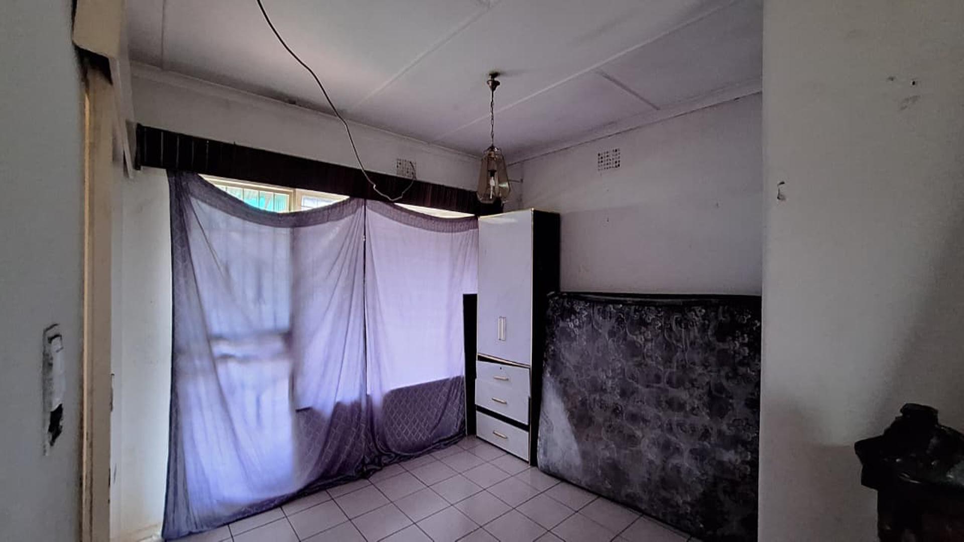 Dining Room - 12 square meters of property in Rondebult