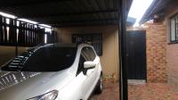 Carport  - 25 square meters of property in Suideroord