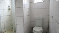 Main Bathroom - 5 square meters of property in Suideroord