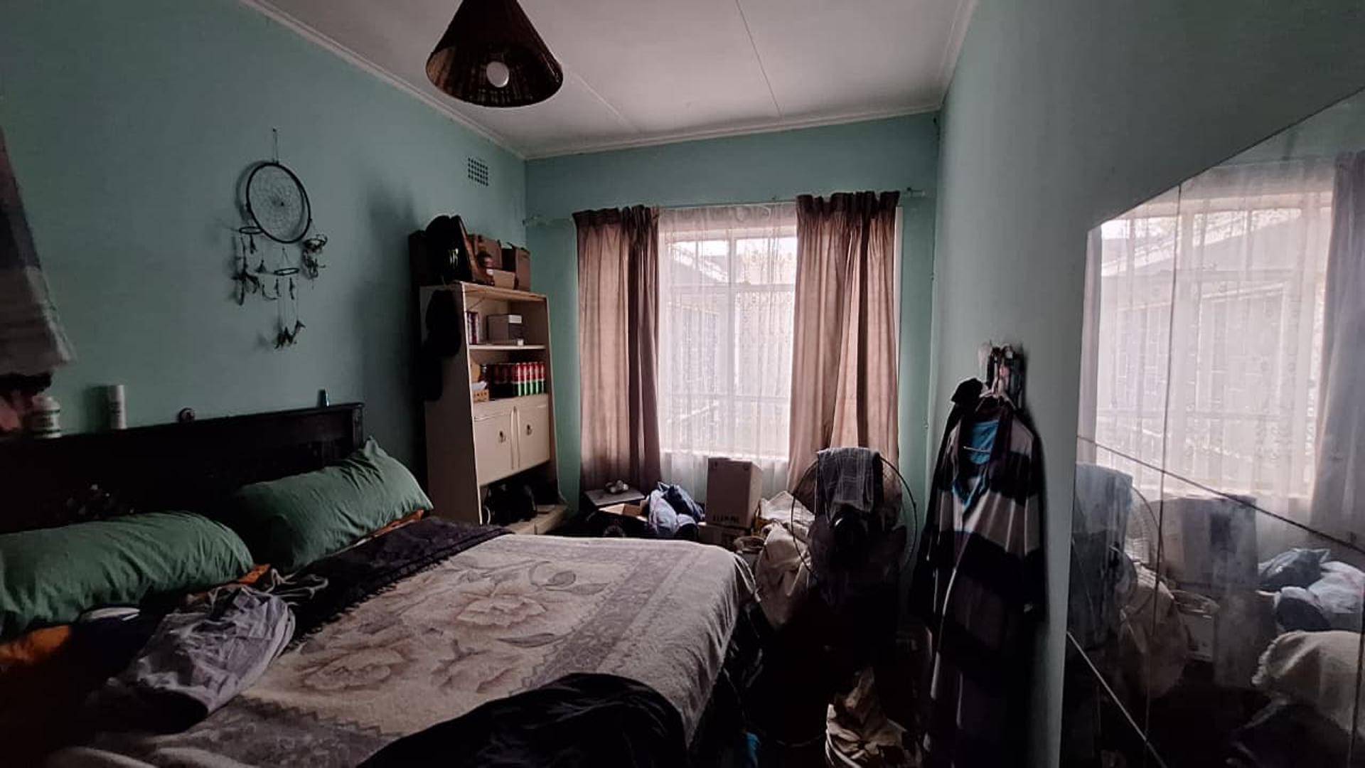 Bed Room 3 - 25 square meters of property in Vanderbijlpark