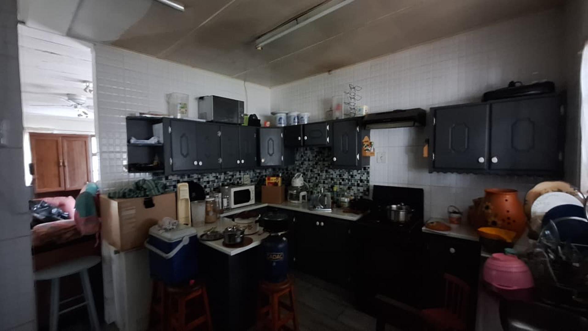 Kitchen - 19 square meters of property in Vanderbijlpark