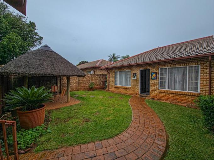 2 Bedroom Simplex for Sale For Sale in Pierre van Ryneveld - MR709096