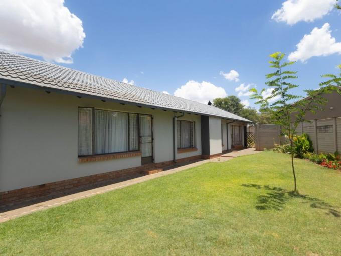 3 Bedroom House for Sale For Sale in Pellissier - MR709102