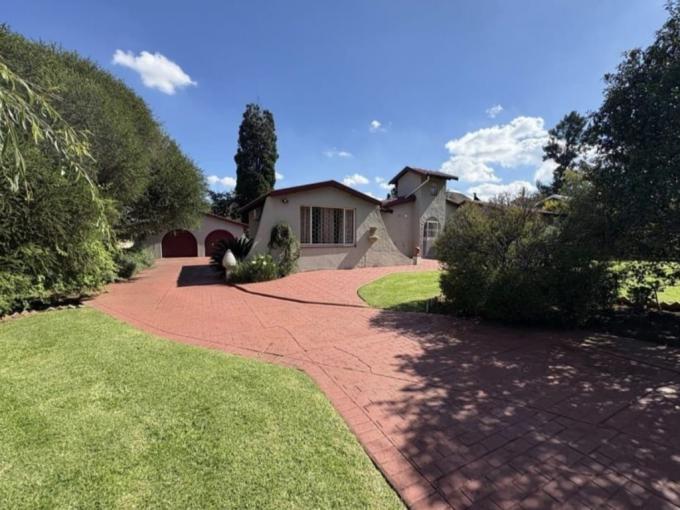 3 Bedroom House for Sale For Sale in Brackendowns - MR709128