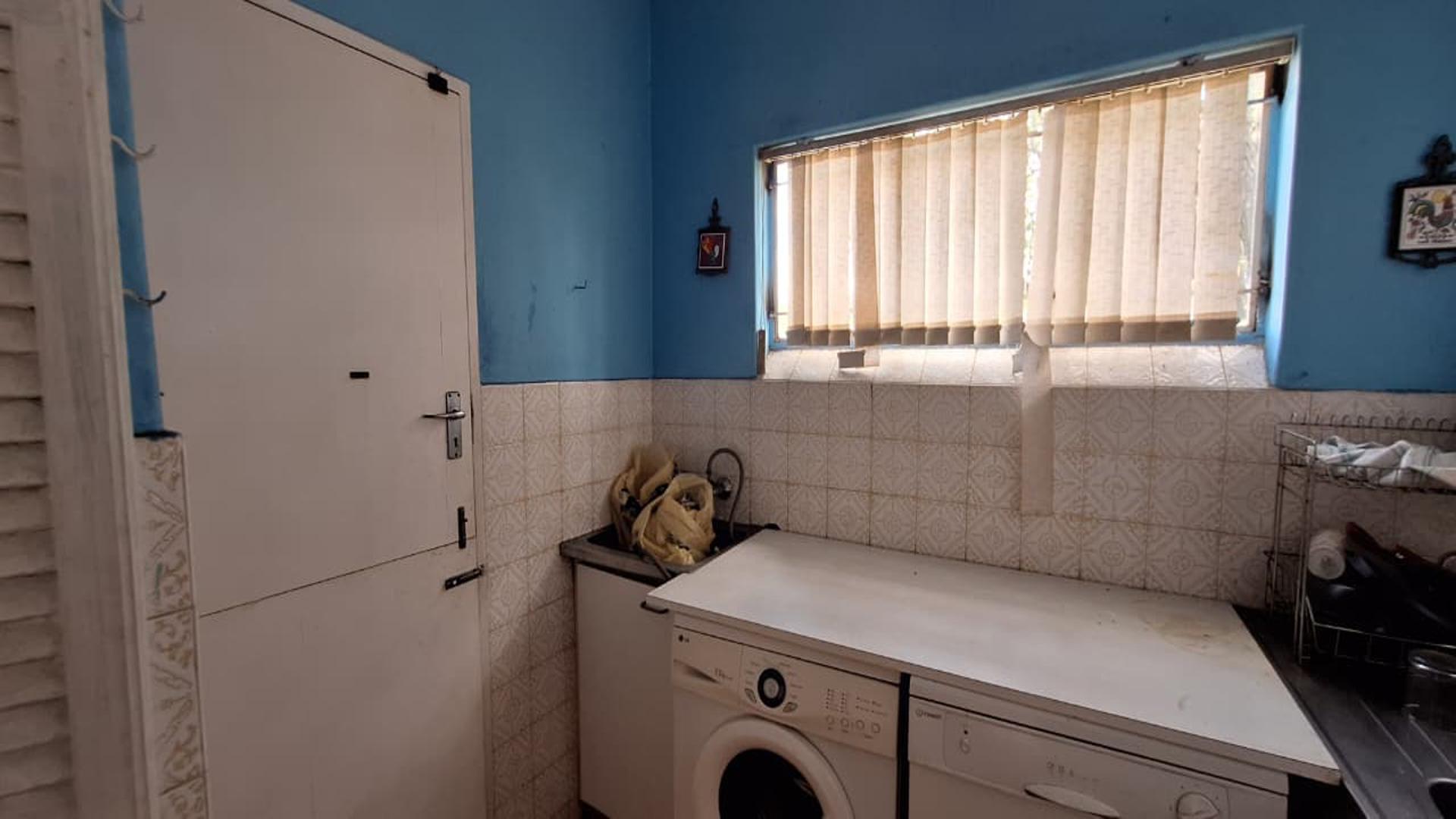 Kitchen - 13 square meters of property in Mindalore
