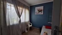 Bed Room 2 - 15 square meters of property in Mindalore