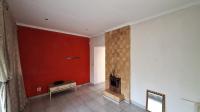 Lounges - 34 square meters of property in Mindalore