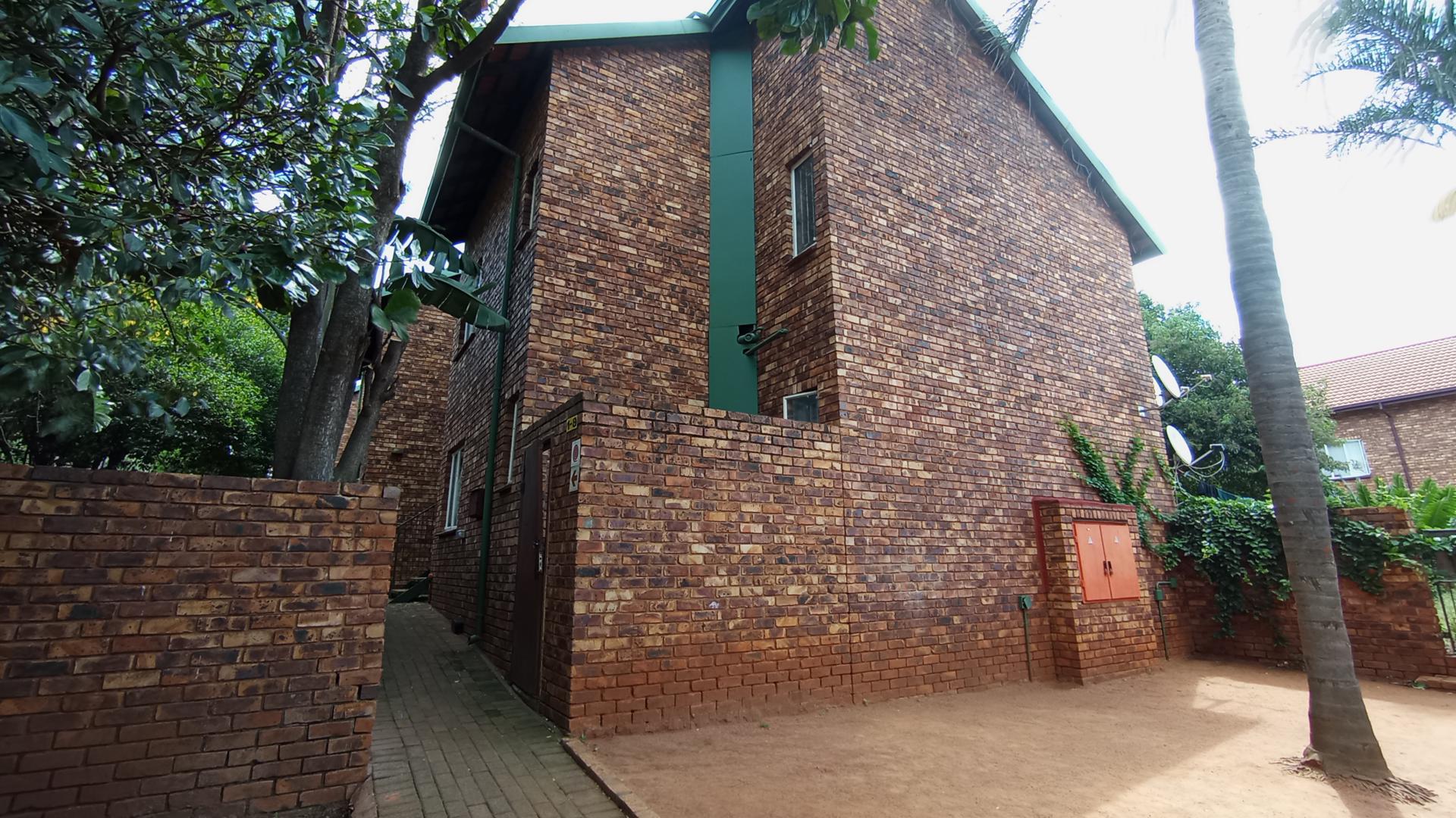Front View of property in Centurion Central
