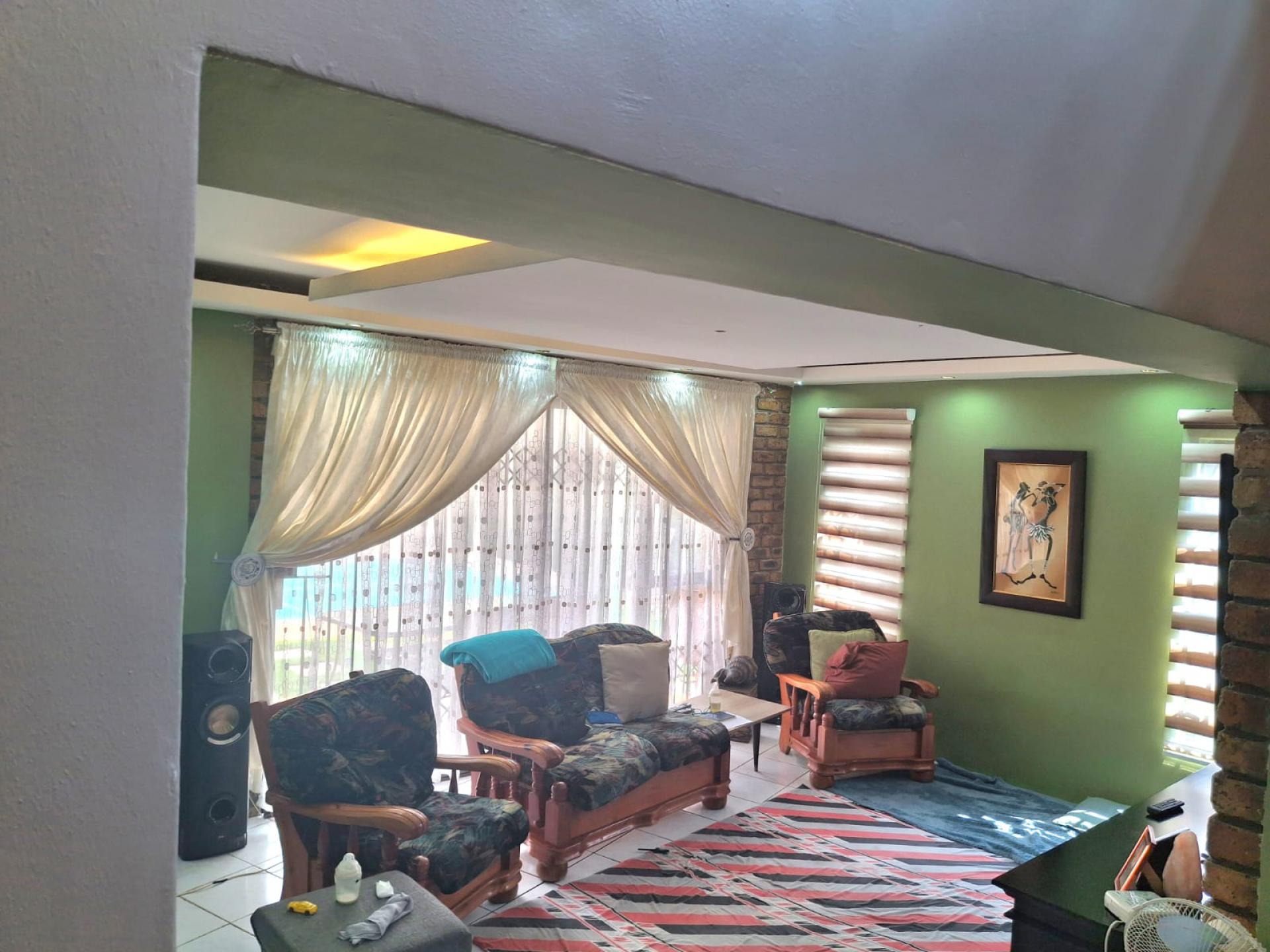 Lounges of property in Diepkloof