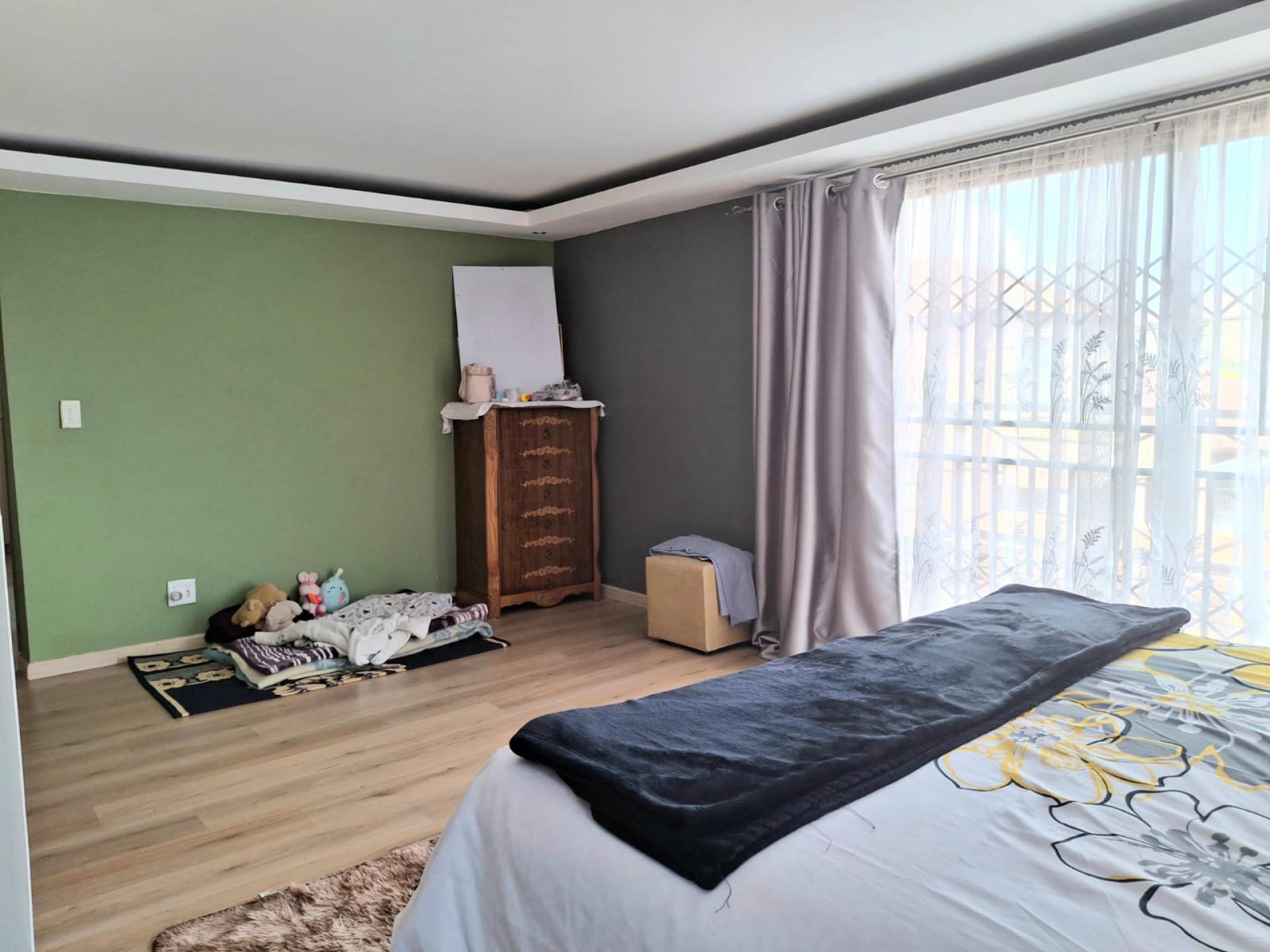 Bed Room 2 of property in Diepkloof