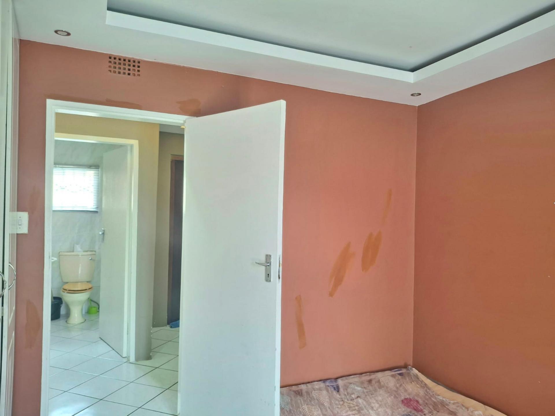 Bed Room 1 of property in Diepkloof