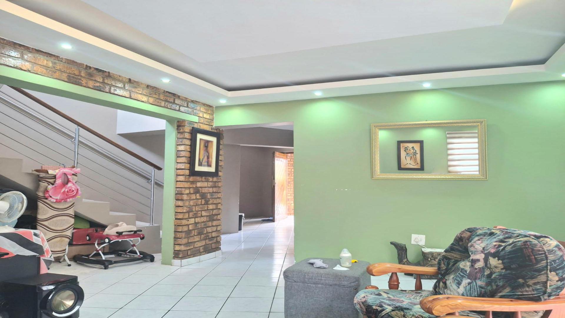 Lounges of property in Diepkloof