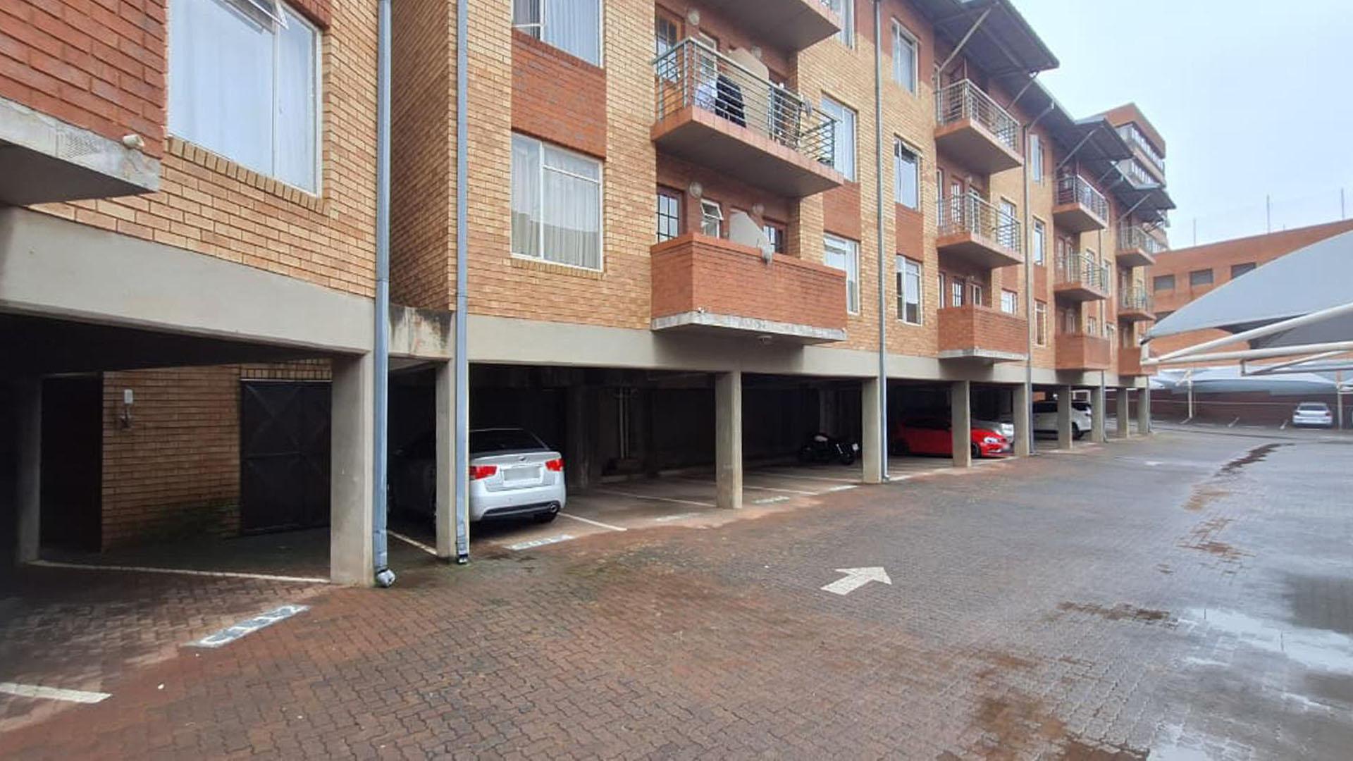 Front View of property in Braamfontein Werf