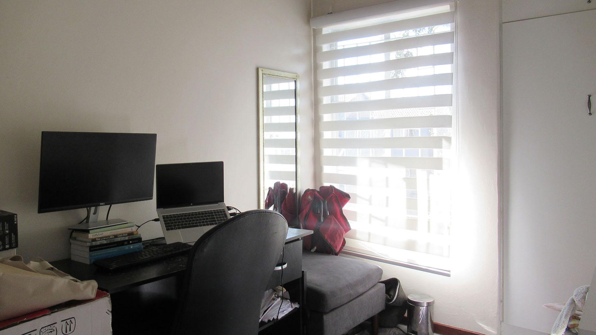 Bed Room 2 - 6 square meters of property in Northgate (JHB)
