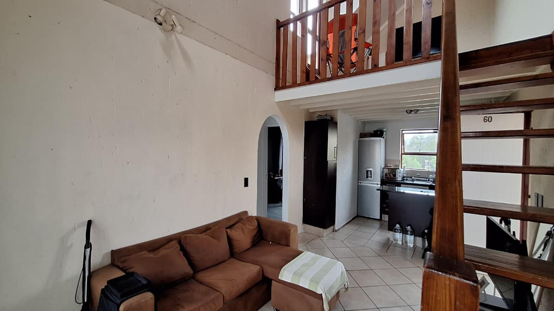 Lounges - 22 square meters of property in Lone Hill