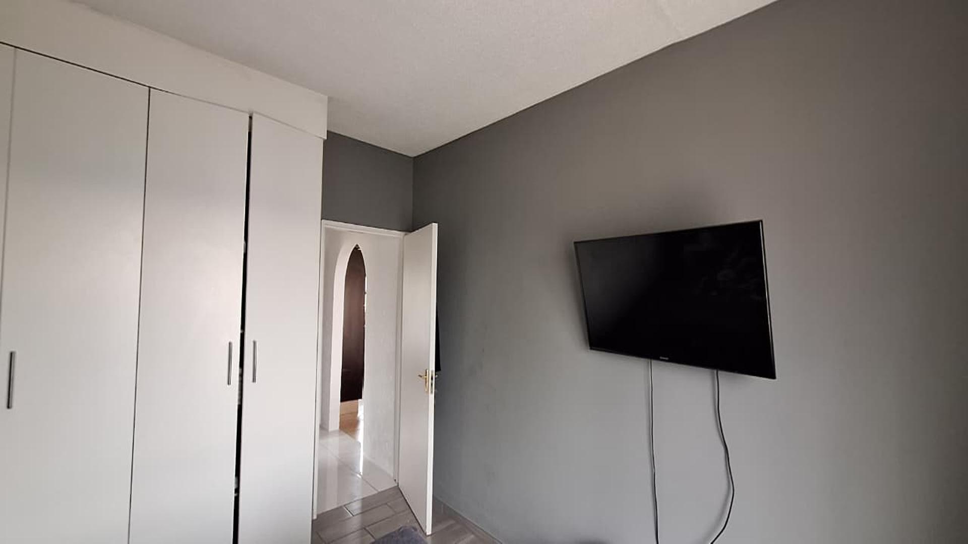 Bed Room 2 - 13 square meters of property in Lone Hill