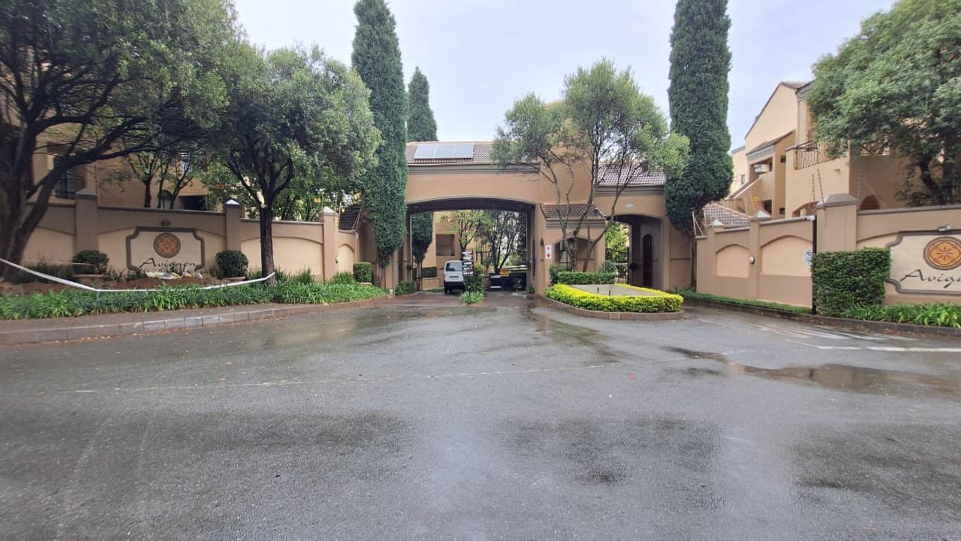 Front View of property in Lone Hill