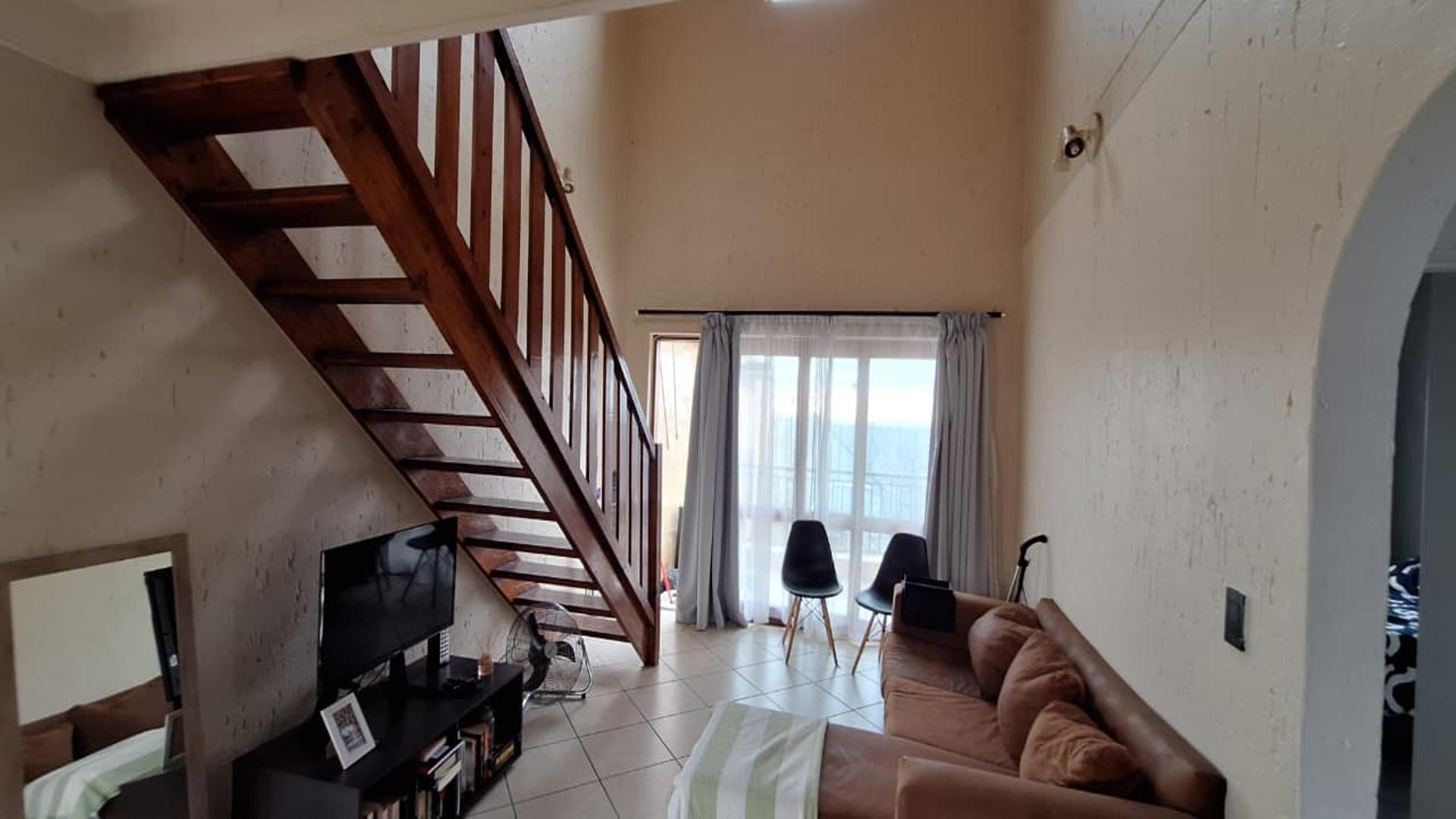 Lounges - 22 square meters of property in Lone Hill
