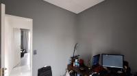 Bed Room 1 - 15 square meters of property in Lone Hill