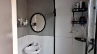Bathroom 1 - 6 square meters of property in Lone Hill