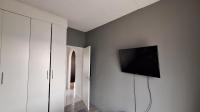 Bed Room 2 - 13 square meters of property in Lone Hill