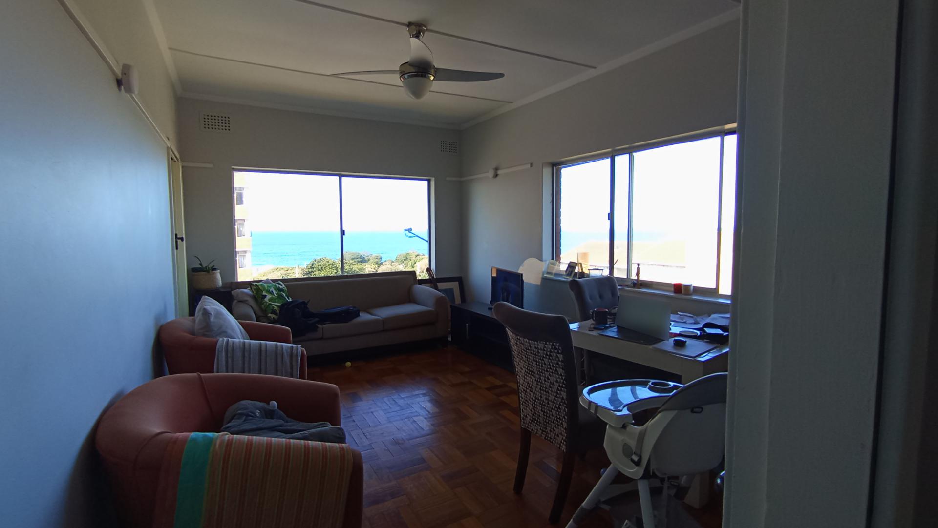Lounges - 25 square meters of property in Scottburgh