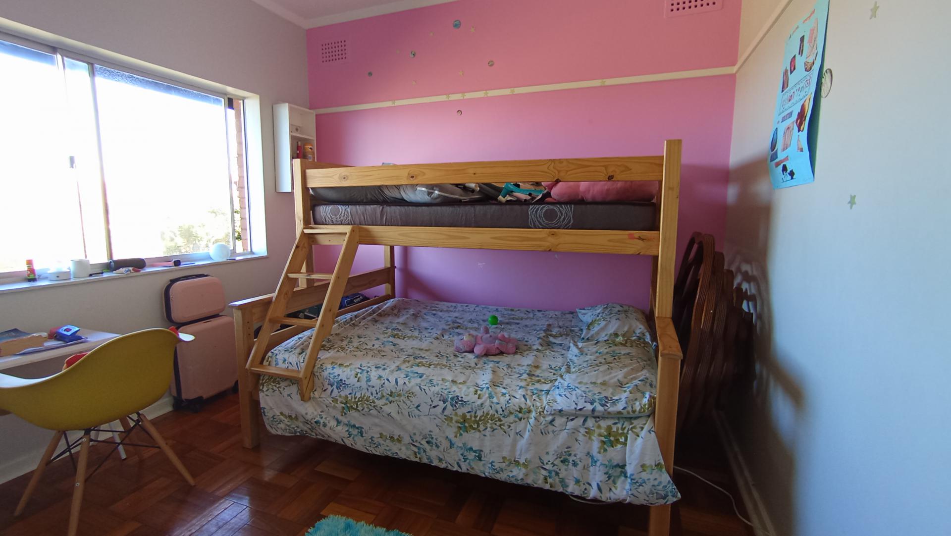 Bed Room 1 - 14 square meters of property in Scottburgh