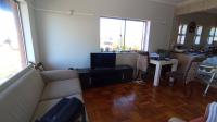 Lounges - 25 square meters of property in Scottburgh