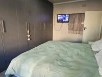  of property in Geelhoutpark