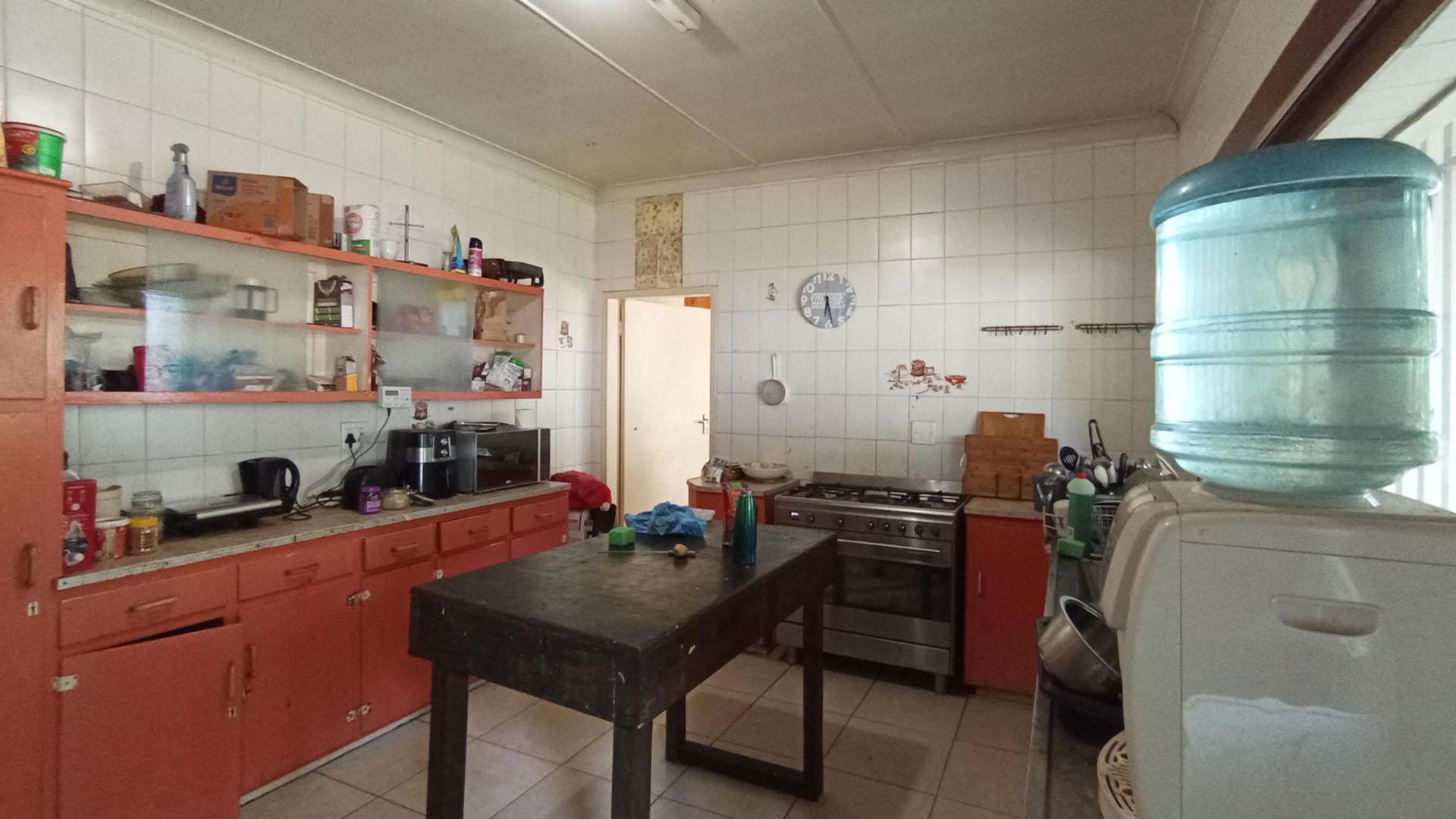 Kitchen - 16 square meters of property in Meyerspark