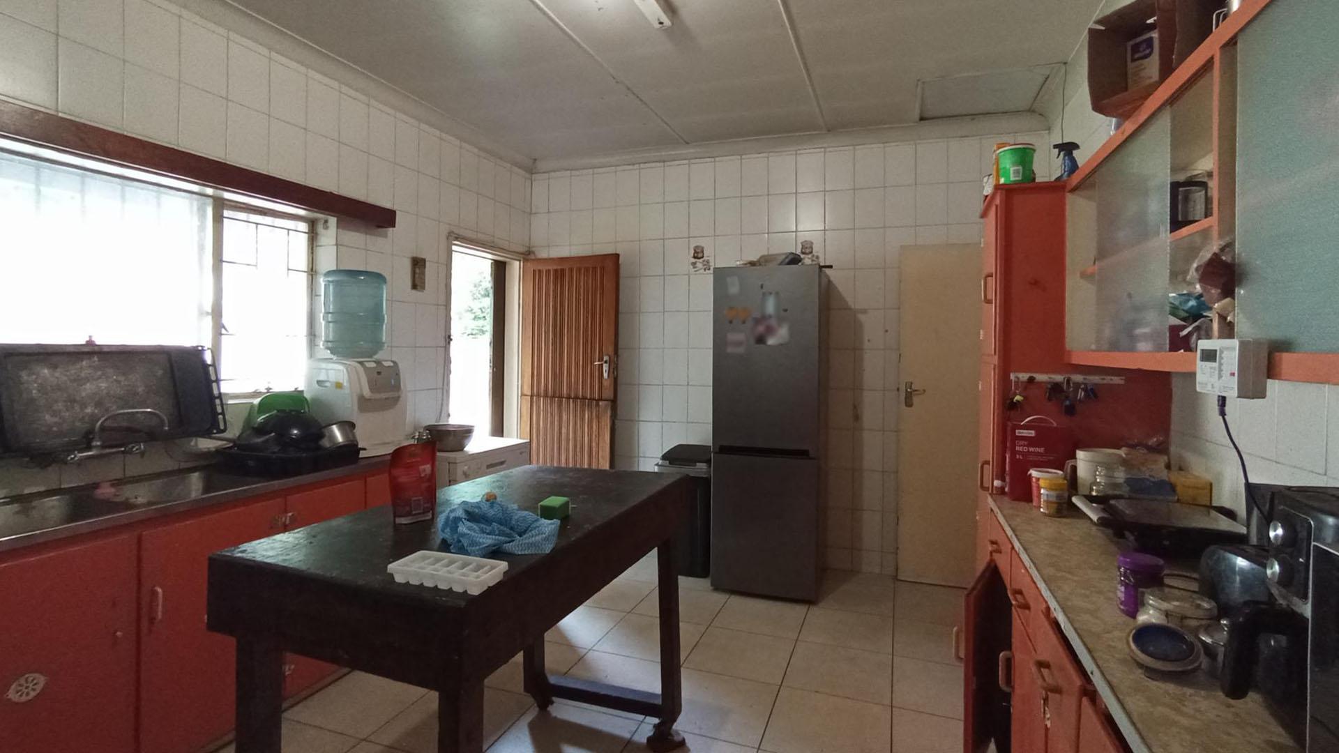 Kitchen - 16 square meters of property in Meyerspark