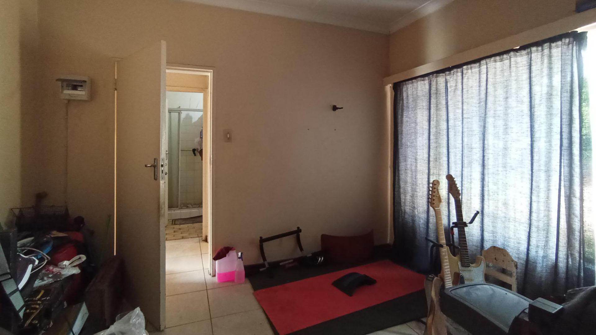 Bed Room 3 - 13 square meters of property in Meyerspark