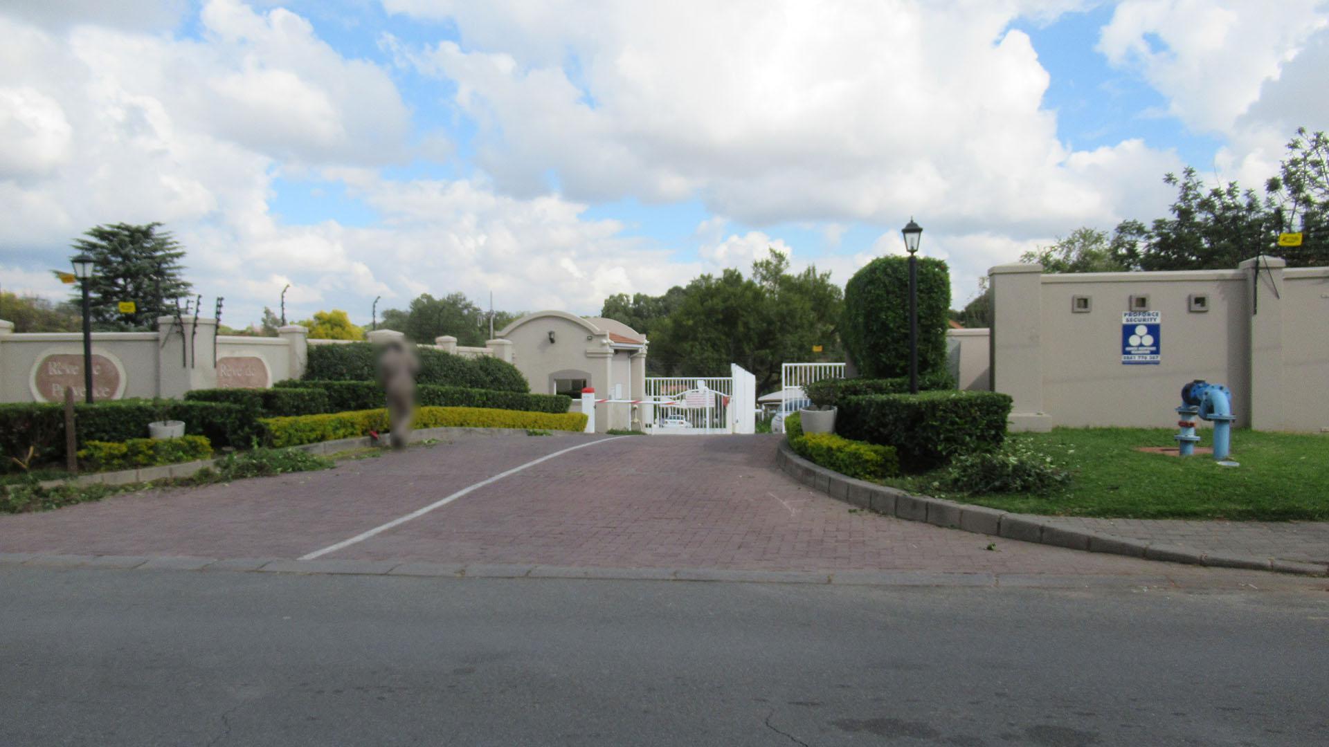 Front View of property in Douglasdale