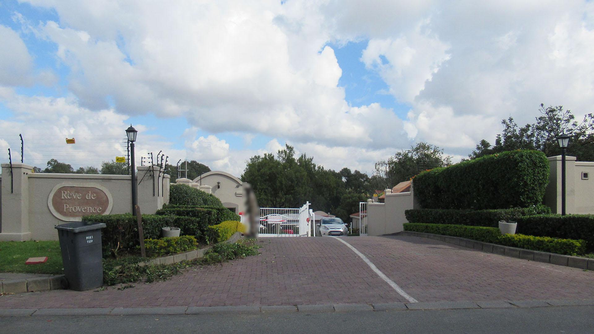 Front View of property in Douglasdale