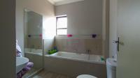 Bathroom 1 - 6 square meters of property in Doornpoort
