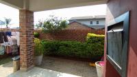 Patio - 9 square meters of property in Doornpoort