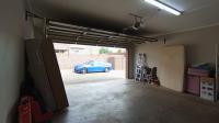 Garage - 39 square meters of property in Doornpoort