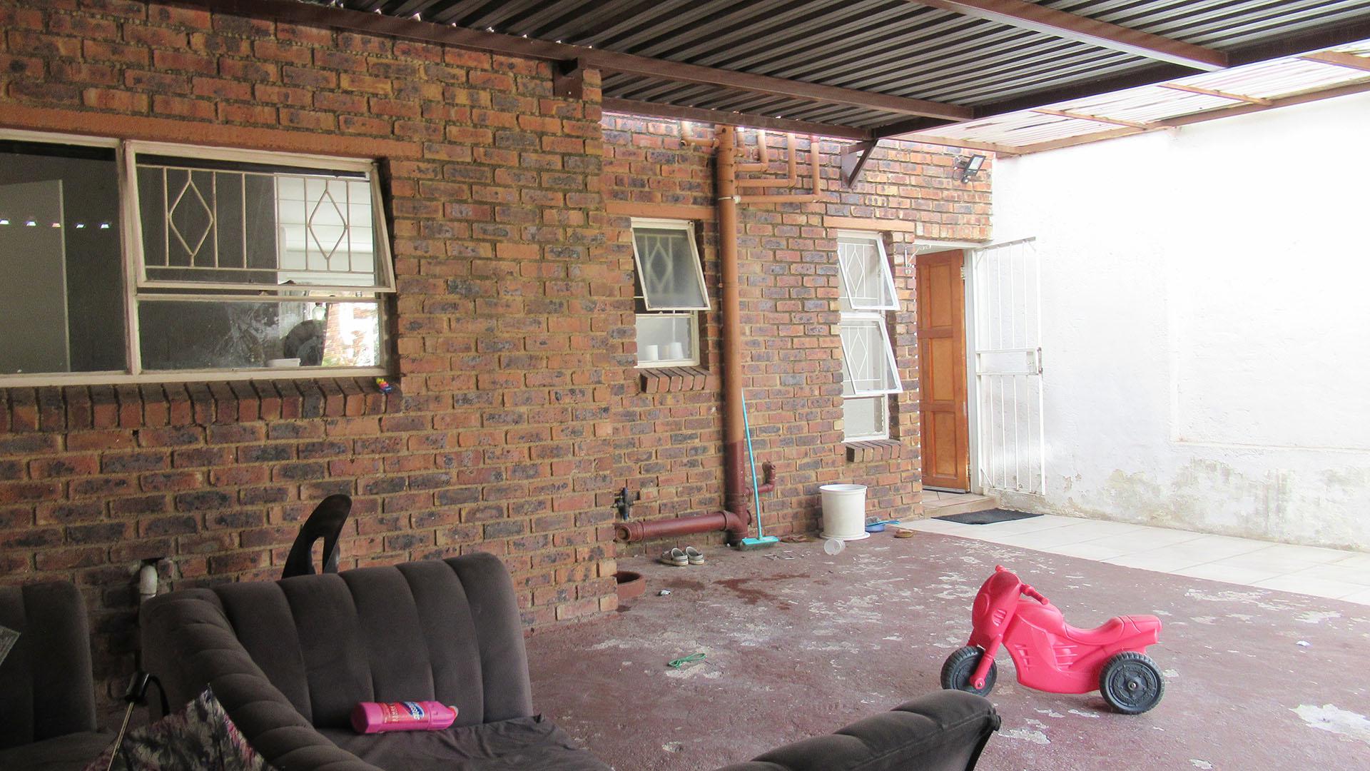 Garage - 44 square meters of property in Buccleuch