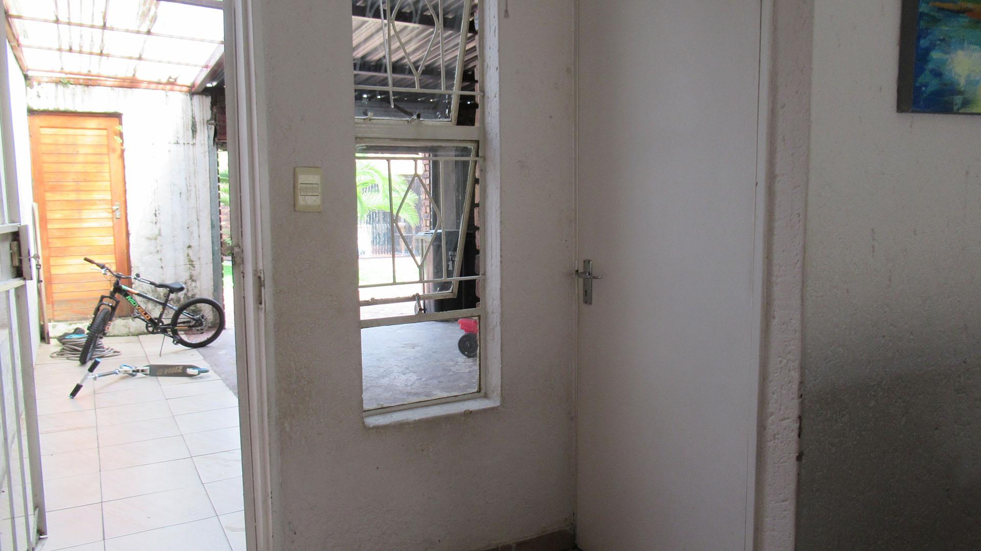 Spaces - 17 square meters of property in Buccleuch