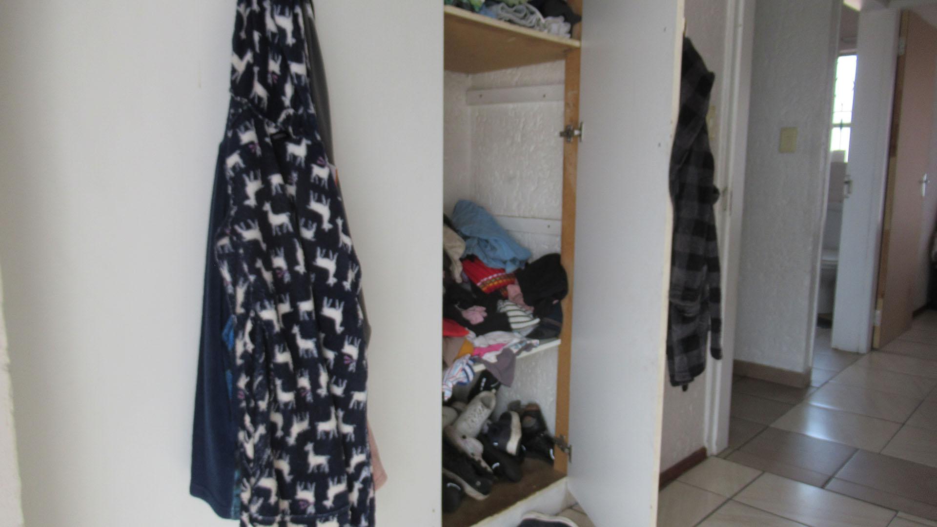 Bed Room 1 - 10 square meters of property in Buccleuch