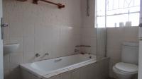 Bathroom 1 - 4 square meters of property in Buccleuch