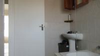 Bathroom 1 - 4 square meters of property in Buccleuch