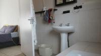 Main Bathroom - 9 square meters of property in Buccleuch