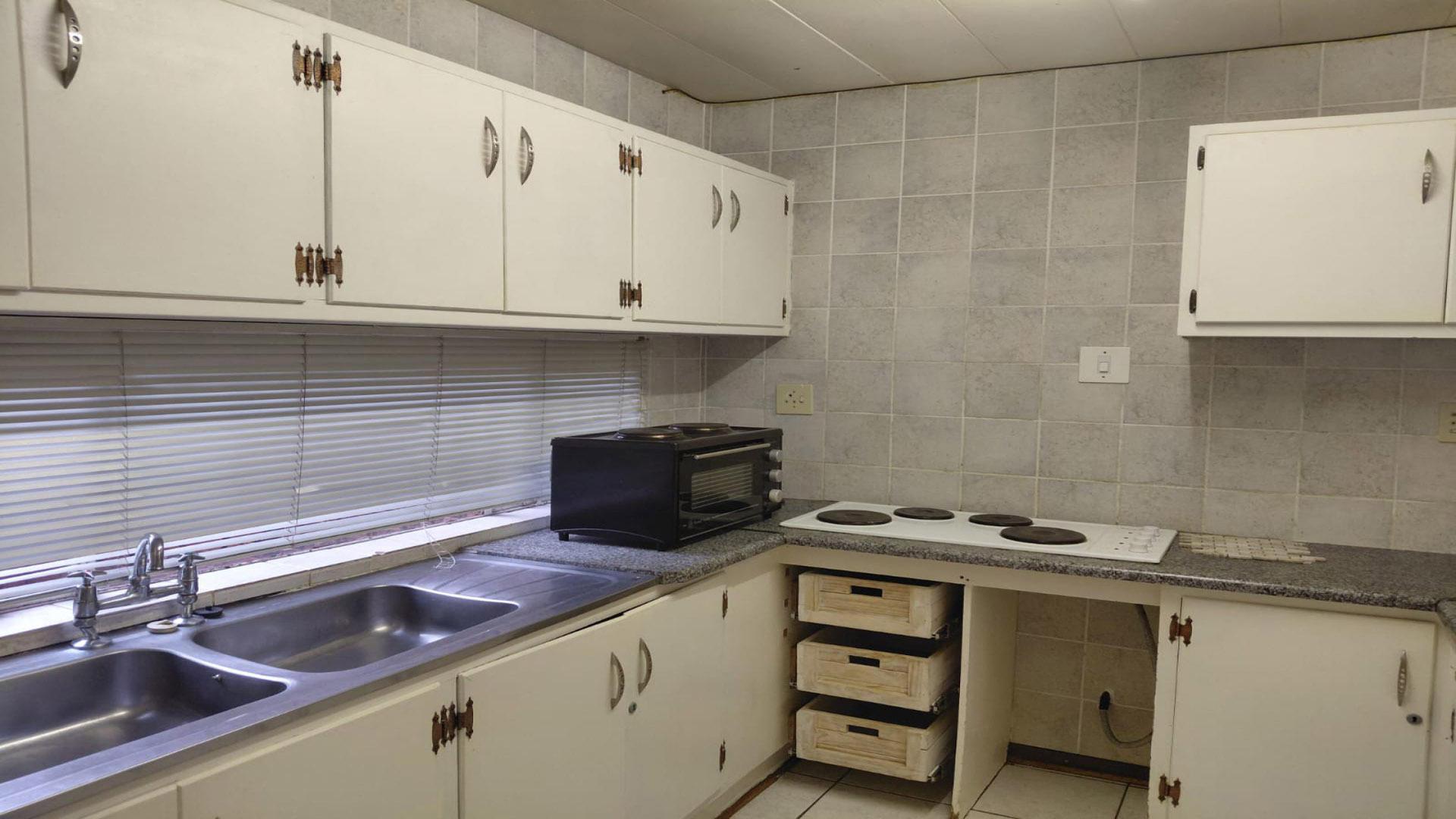 Kitchen of property in Westdene (Bloemfontein)