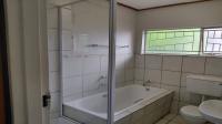 Bathroom 1 of property in Westdene (Bloemfontein)