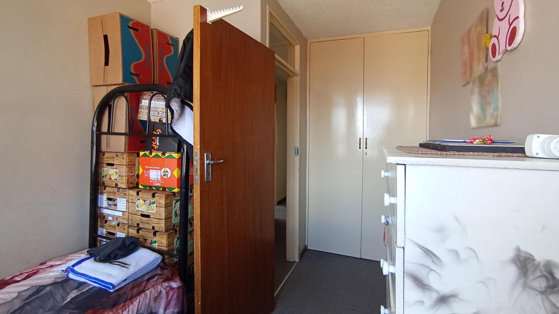 Bed Room 3 - 10 square meters of property in Wonderboom