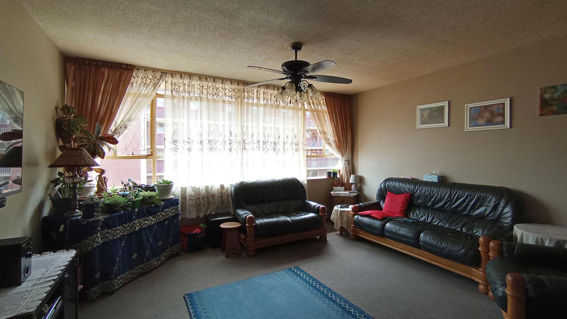 Lounges - 29 square meters of property in Wonderboom